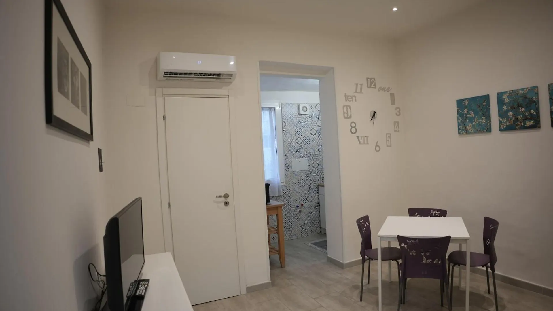 Bari, Puglia. Centrale E Facile Da Raggiungere !! Apartamento